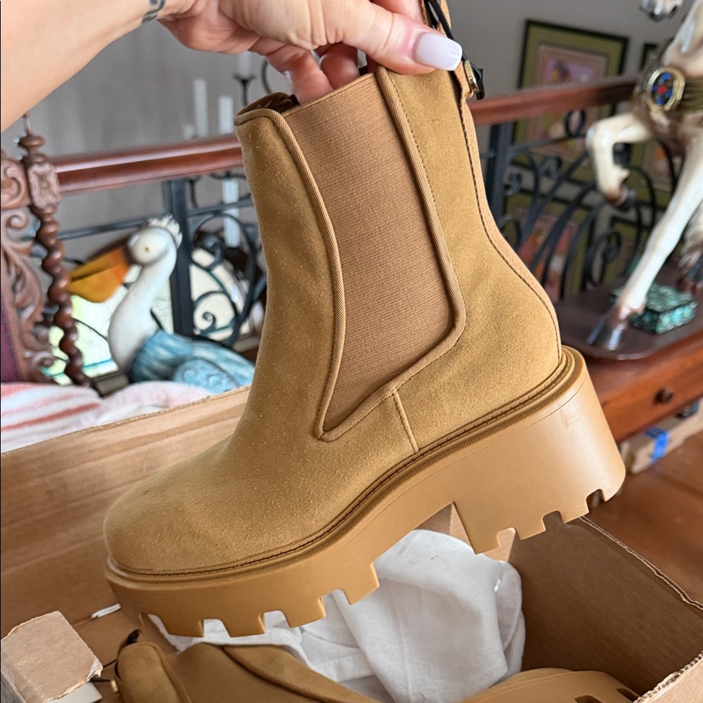 Zara suede NWT boots - Picture 4 of 10